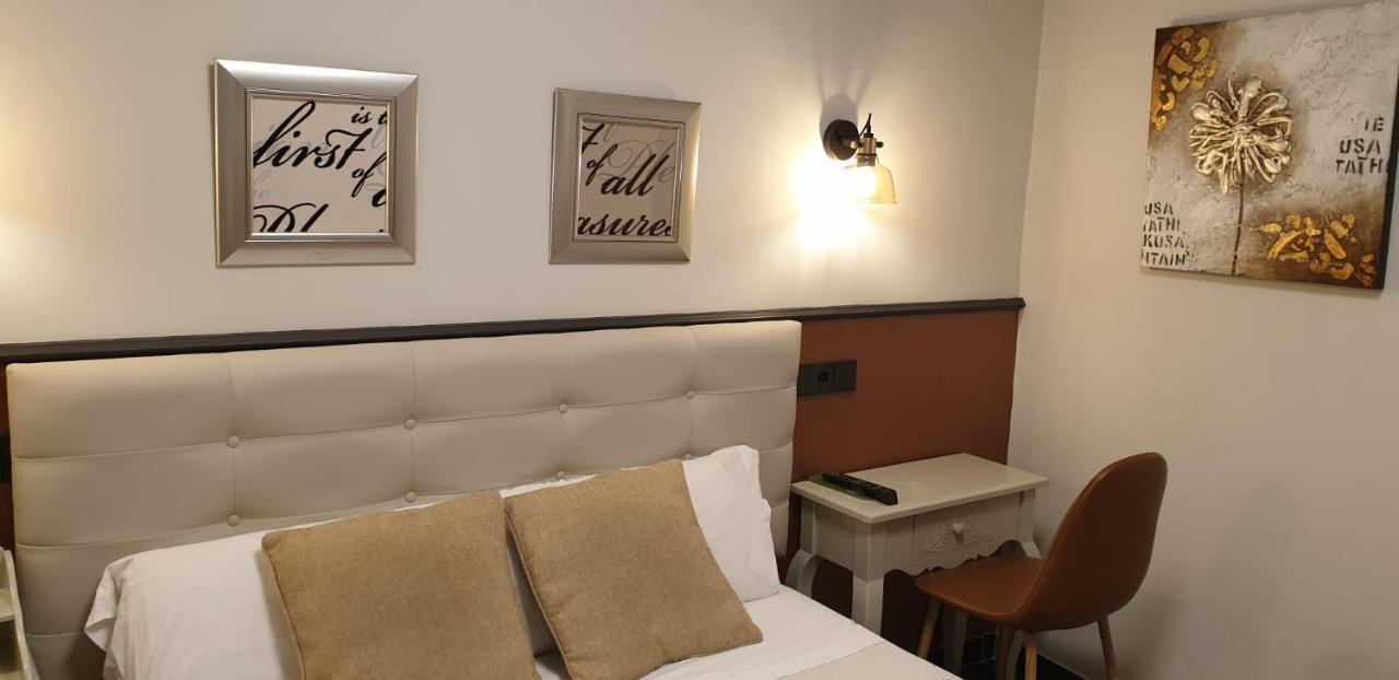 Hostal El Lechuguero Cascante Esterno foto