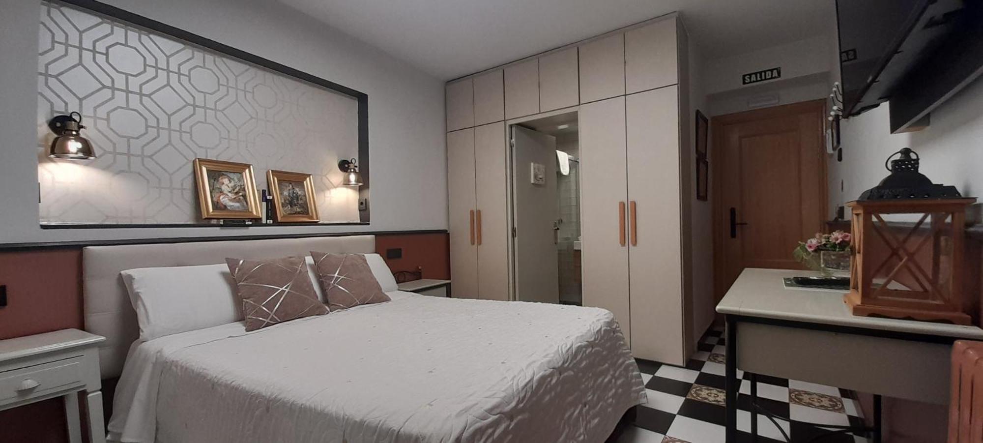 Hostal El Lechuguero Cascante Esterno foto