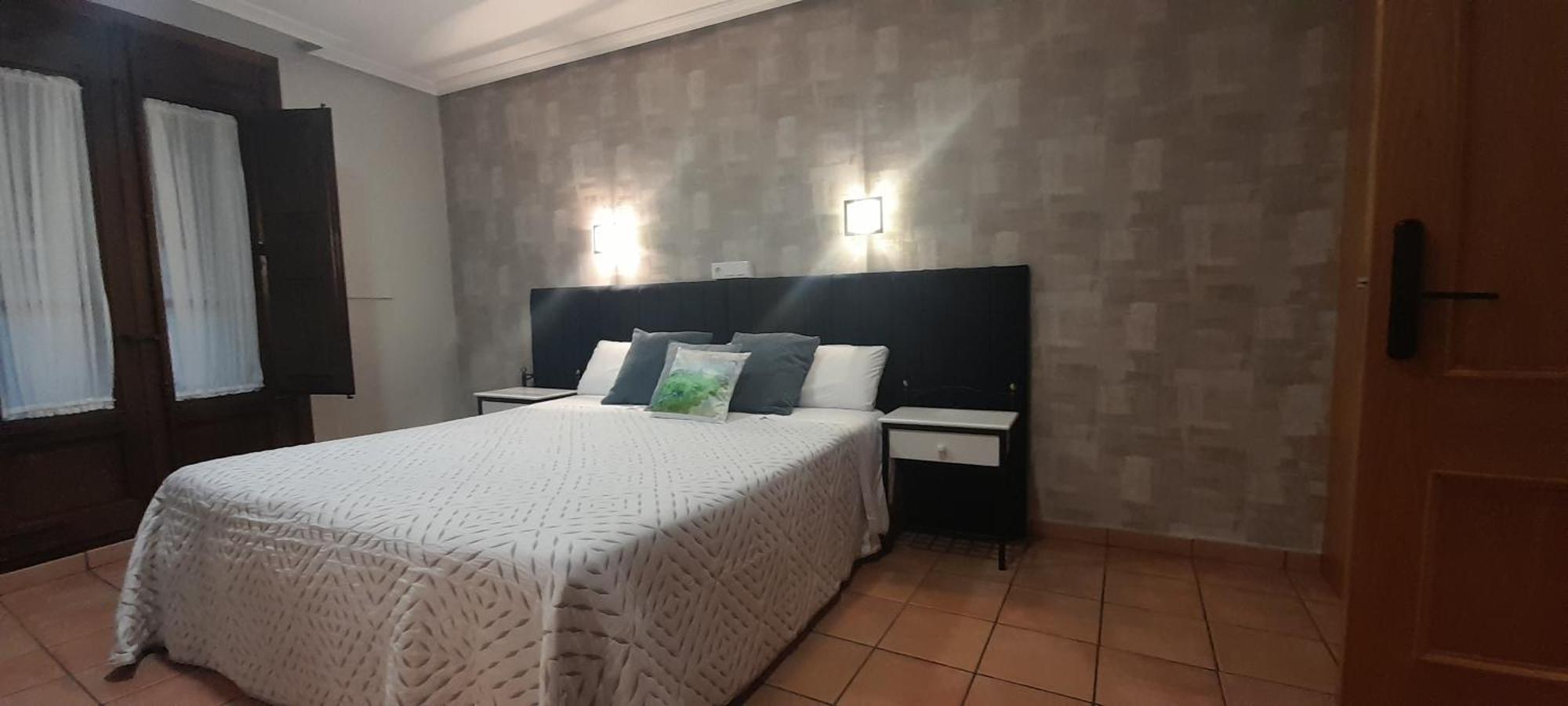 Hostal El Lechuguero Cascante Esterno foto