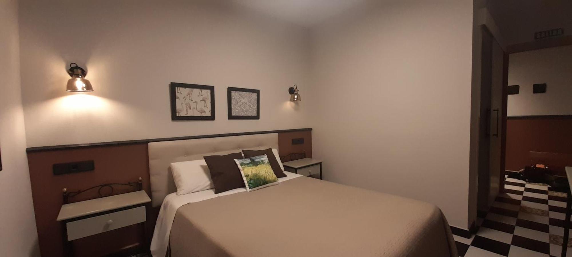 Hostal El Lechuguero Cascante Esterno foto