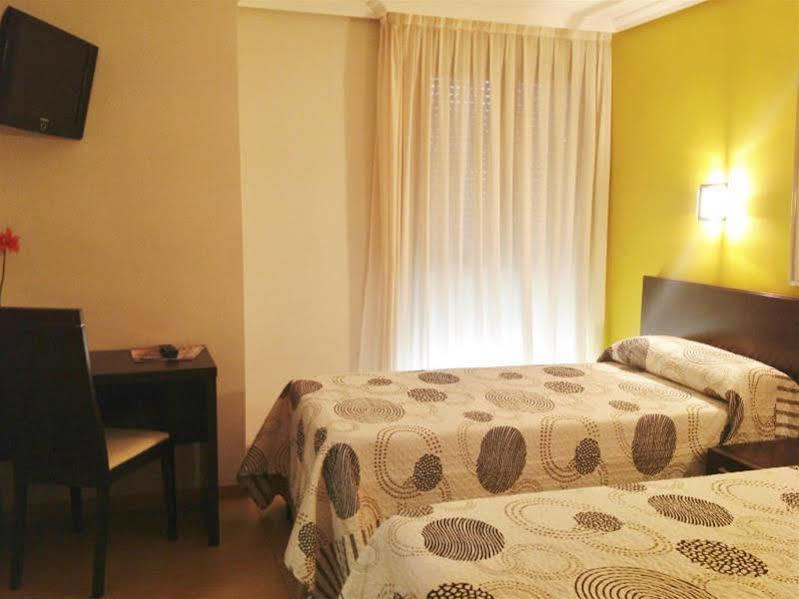 Hostal El Lechuguero Cascante Esterno foto