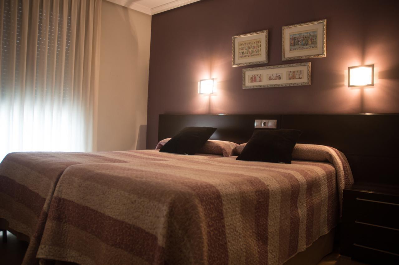 Hostal El Lechuguero Cascante Esterno foto