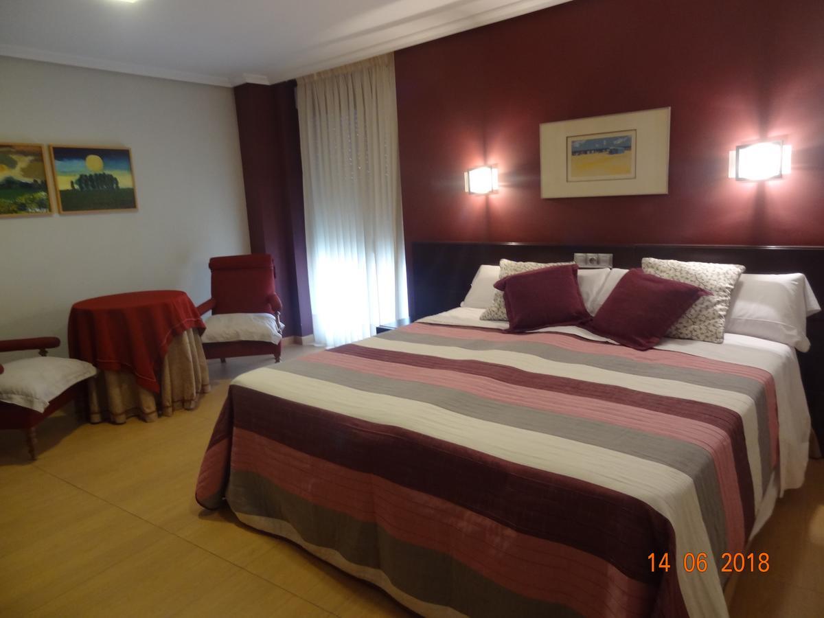 Hostal El Lechuguero Cascante Esterno foto
